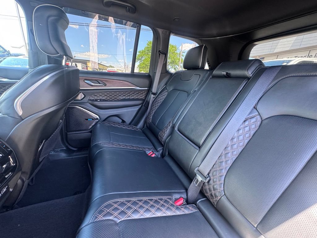 Used 2023 Jeep Grand Cherokee Summit w/ Luxury Tech Group V AWD/4WD image 16