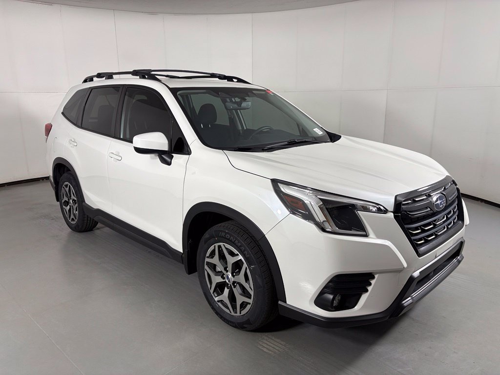 Used 2024 Subaru Forester Premium AWD/4WD image 2