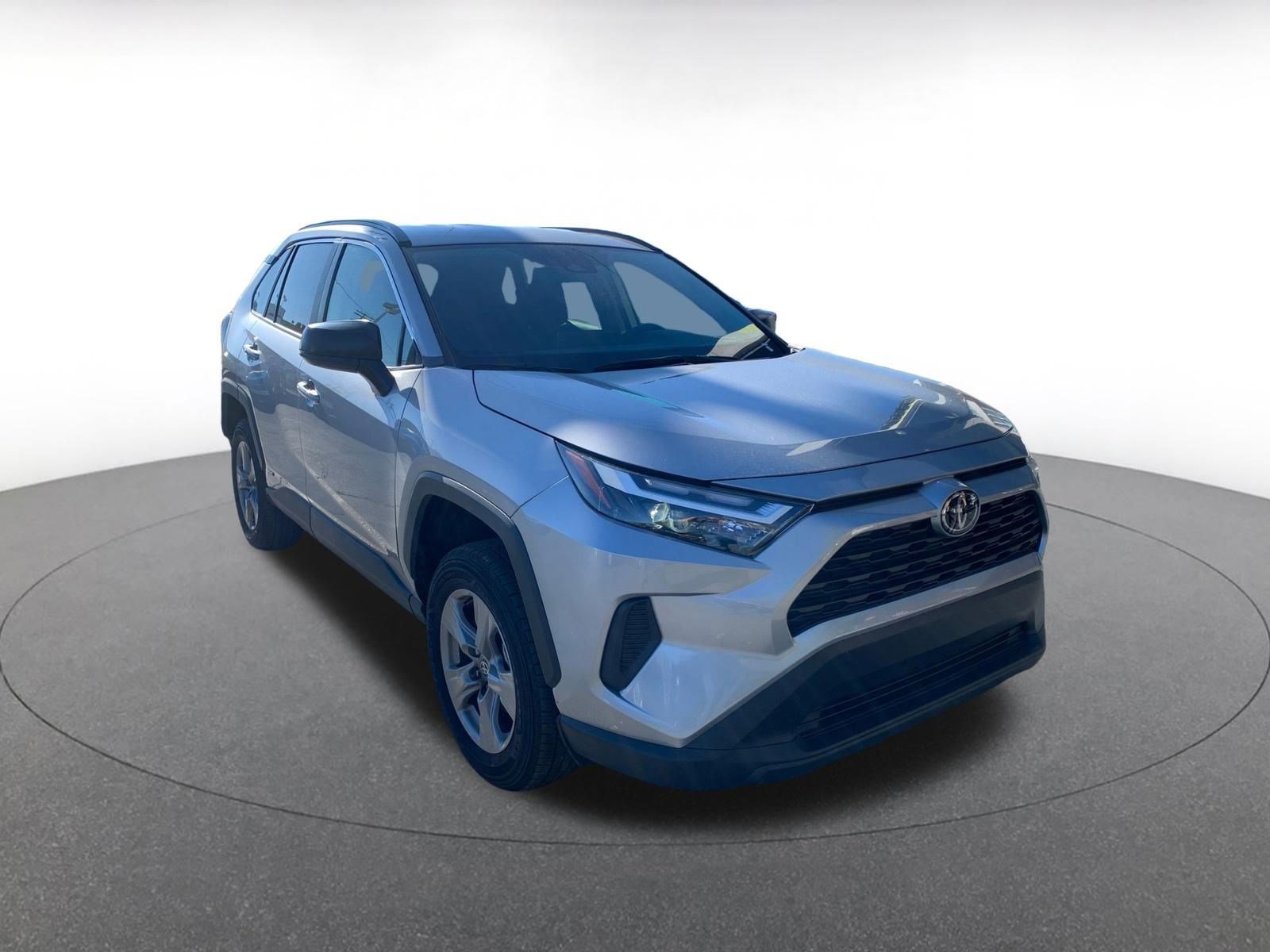 Used 2025 Toyota RAV4 LE video 1