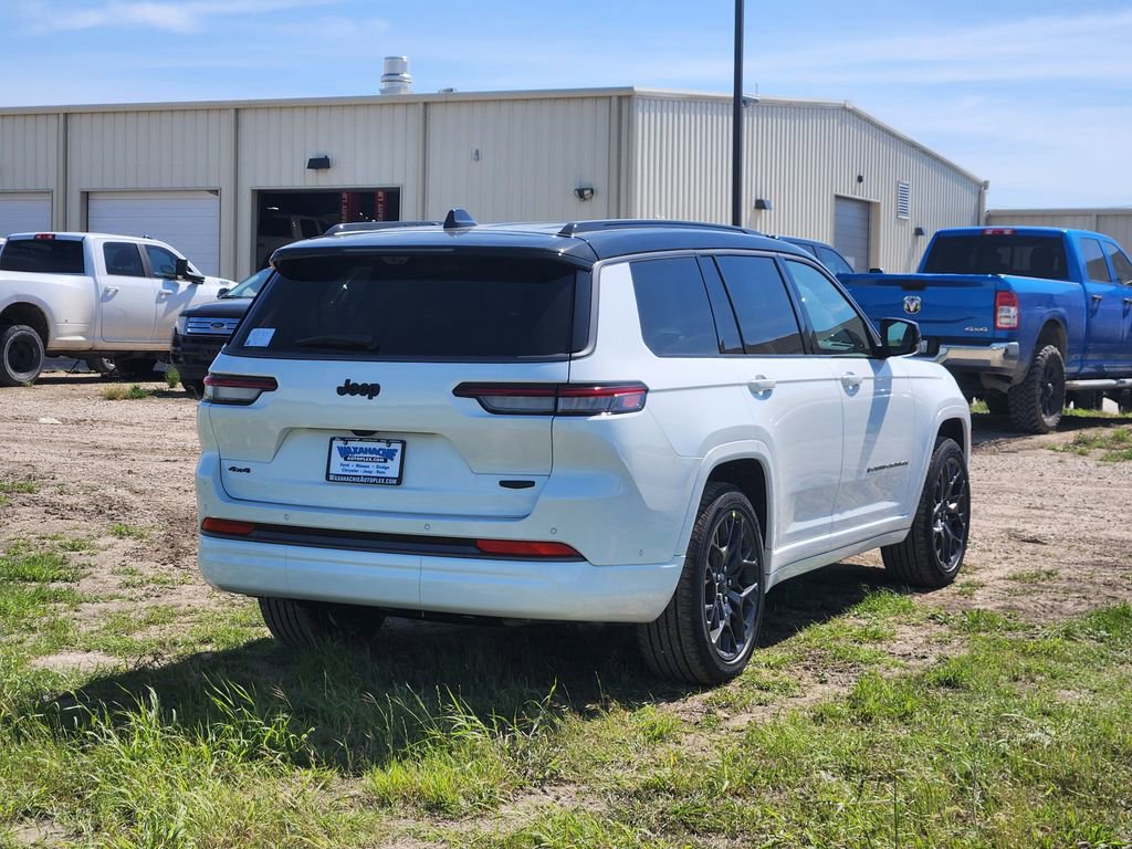 New 2026 Jeep Grand Cherokee L Summit w/ Obsidian Package AWD/4WD image 4