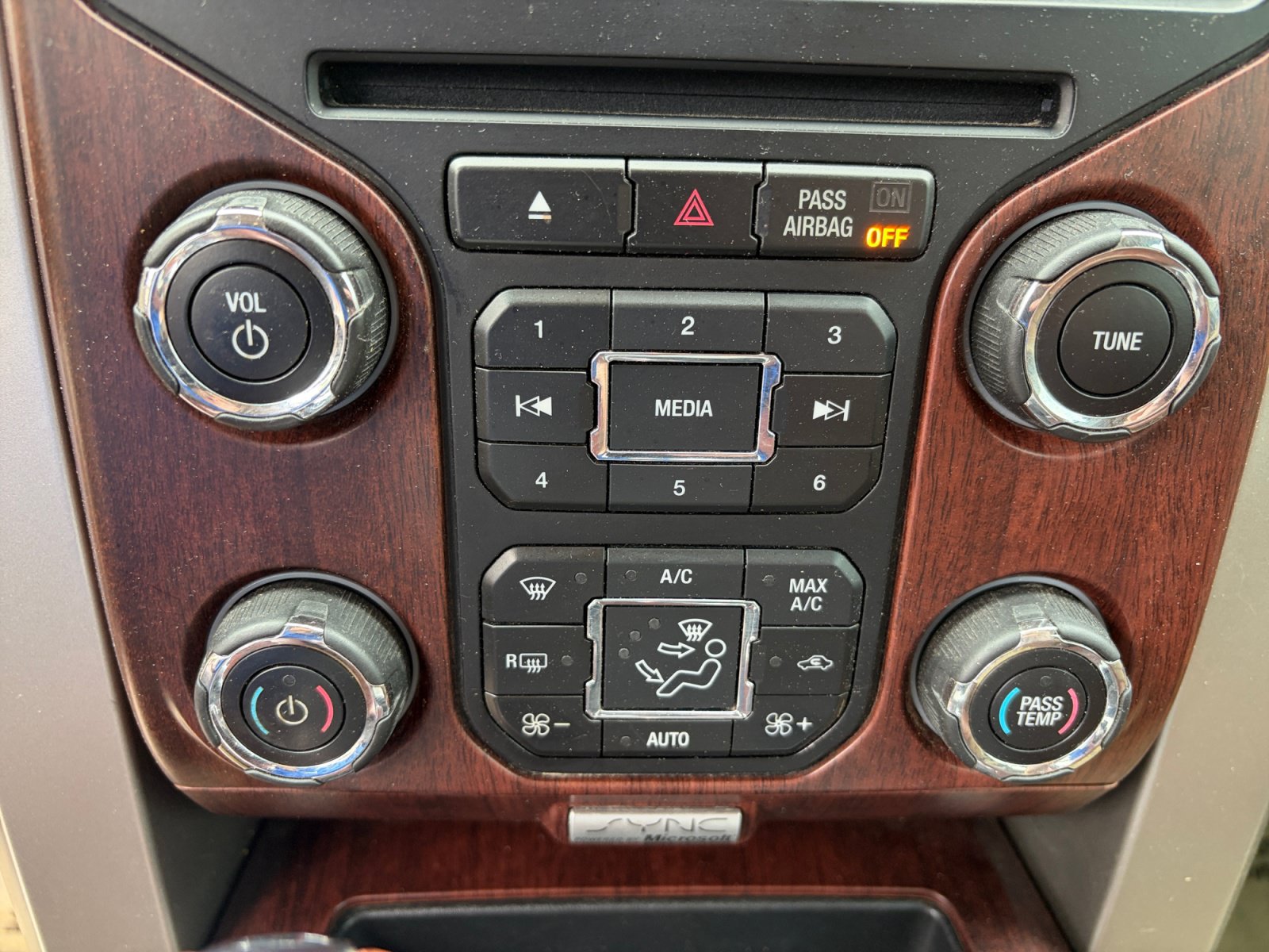 Used 2013 Ford F150 King Ranch w/ King Ranch Luxury Pkg AWD/4WD image 22