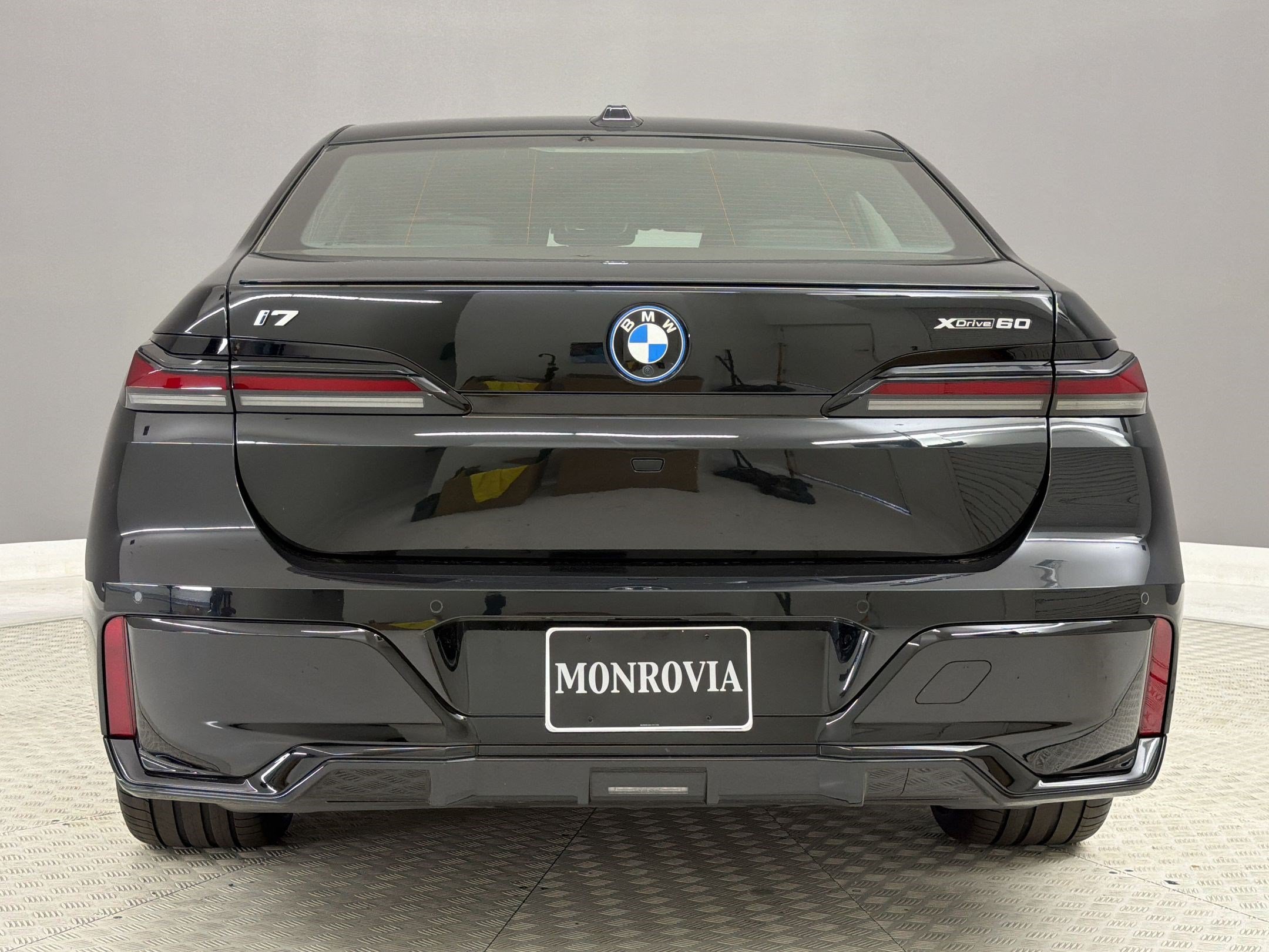 Used 2025 BMW i7 xDrive60 w/ Executive Package AWD/4WD image 10
