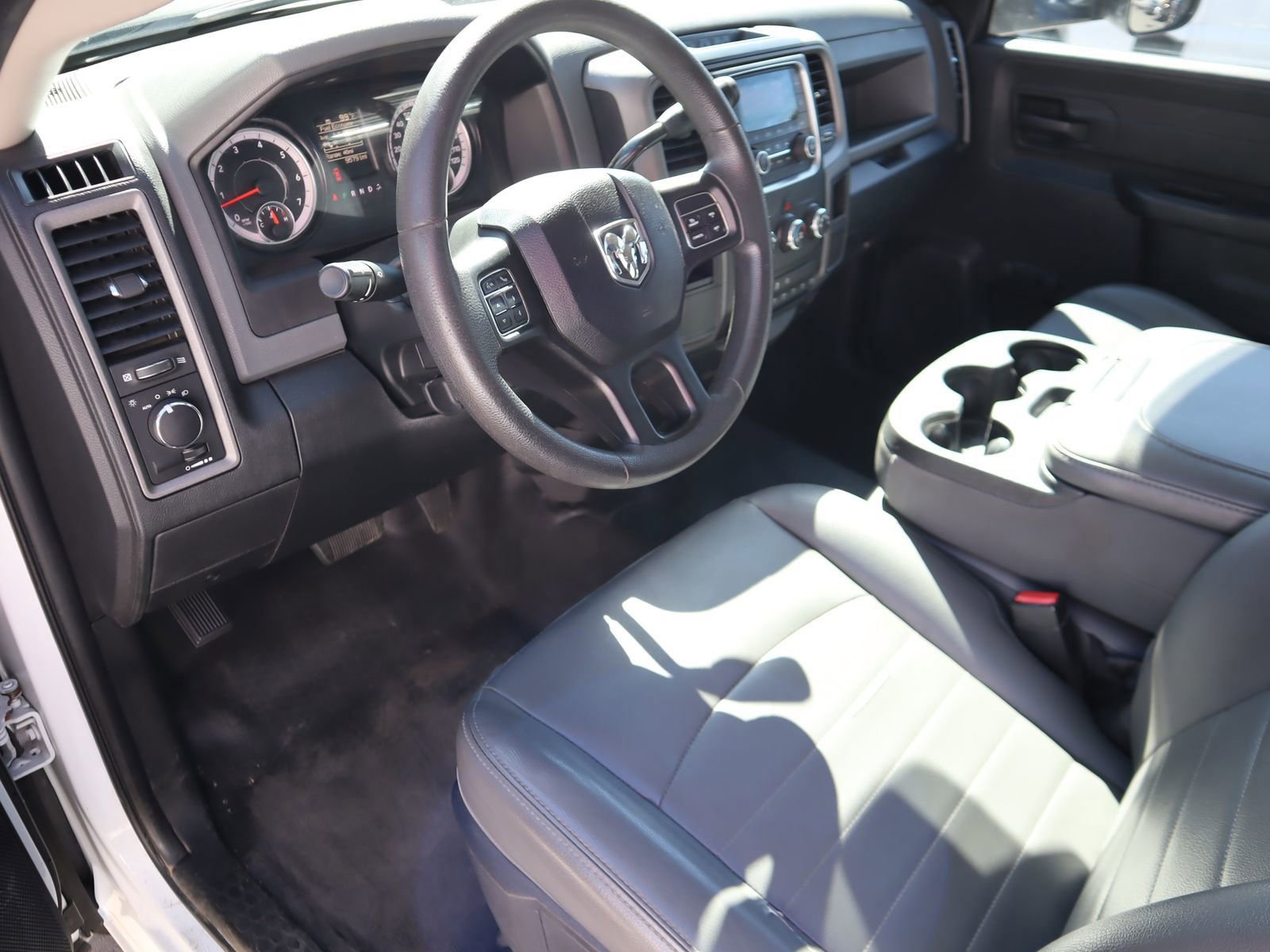 Used 2018 RAM 3500 Tradesman image 24