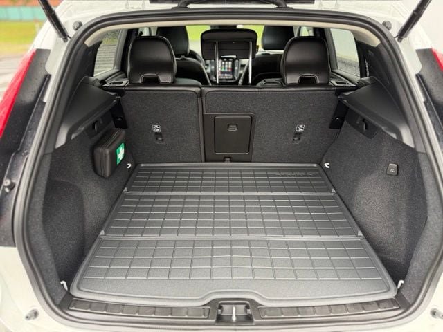 Used 2024 Volvo XC40 B5 Plus w/ Climate Package AWD/4WD image 23