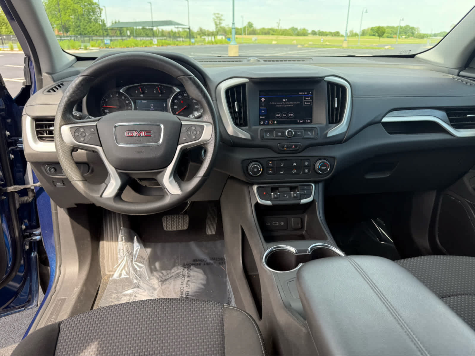 Used 2023 GMC Terrain SLE w/ Elevation Edition AWD/4WD image 13