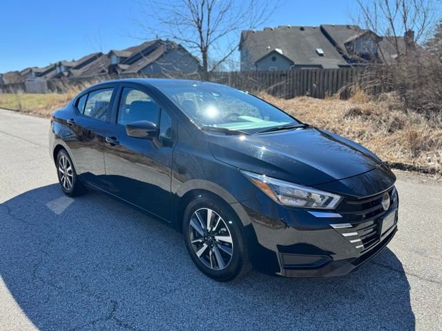 Used 2025 Nissan Versa SV image 4