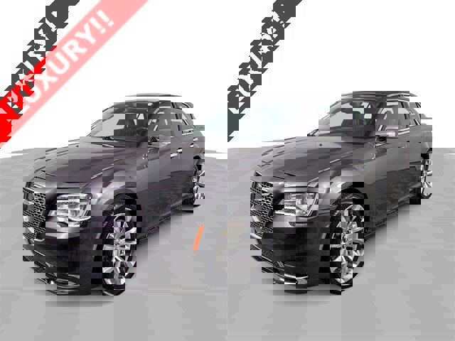 Used 2018 Chrysler 300 Limited image 4