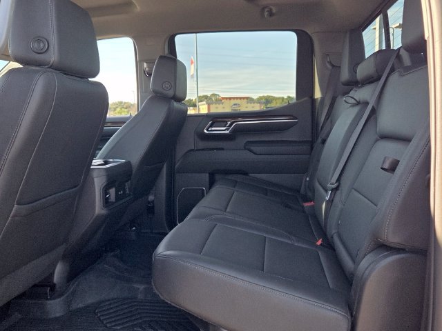 Used 2023 Chevrolet Silverado 1500 LT Trail Boss w/ LT Trail Boss Premium Package AWD/4WD image 13