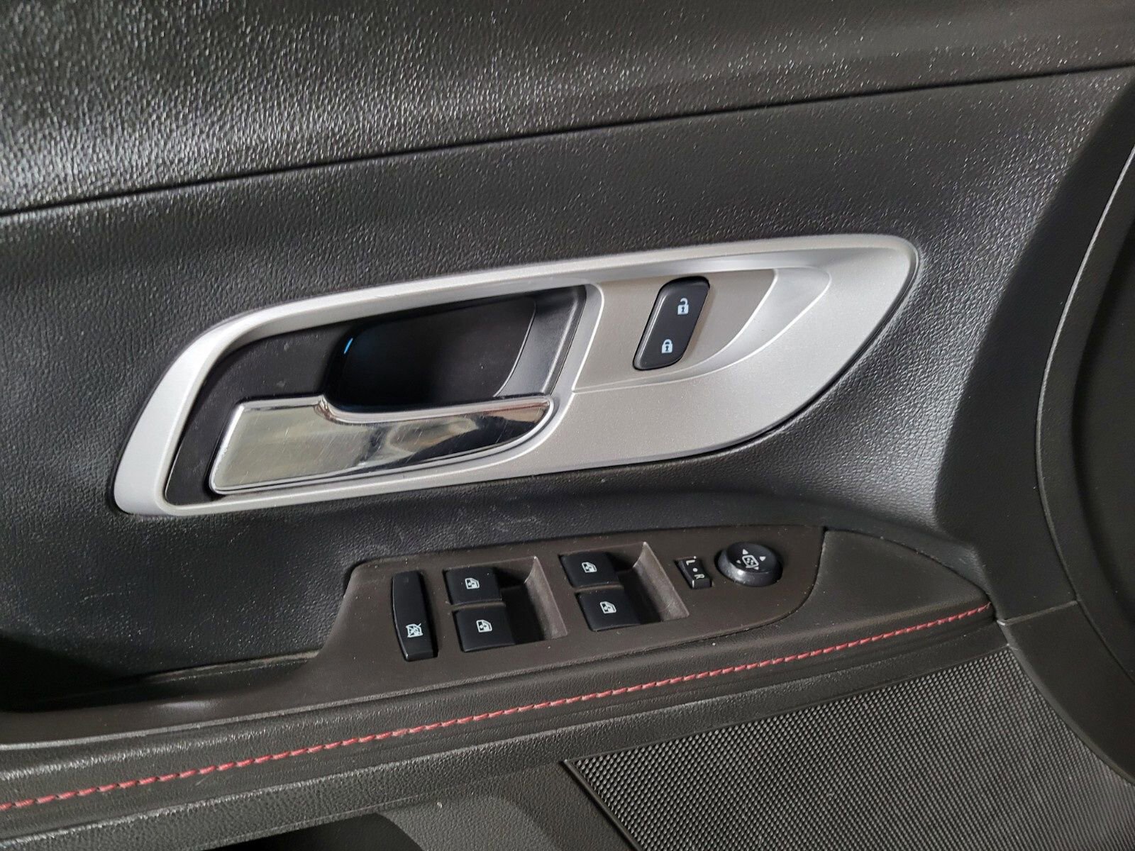 Used 2015 Chevrolet Equinox LTZ image 31