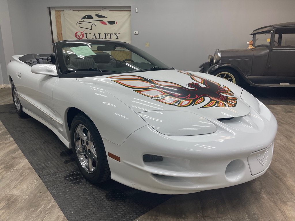 Used 2000 Pontiac Firebird Trans Am RWD image 8