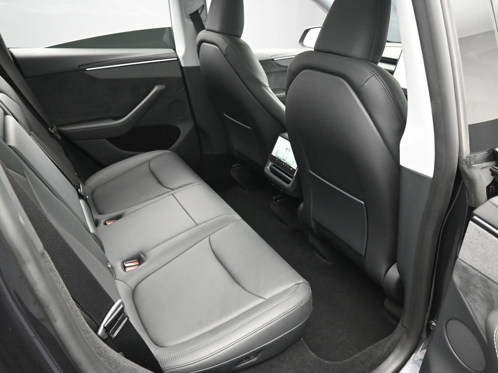 Used 2026 Tesla Model Y Long Range image 28