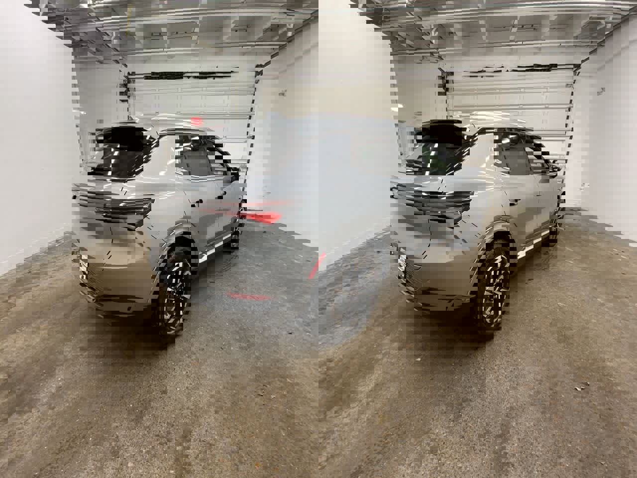 Used 2025 Chevrolet Equinox EV LT w/ Convenience Package image 6