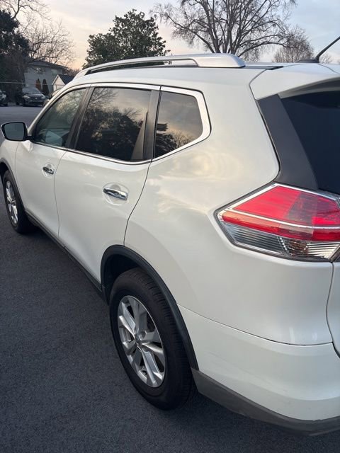 Used 2016 Nissan Rogue SV image 4