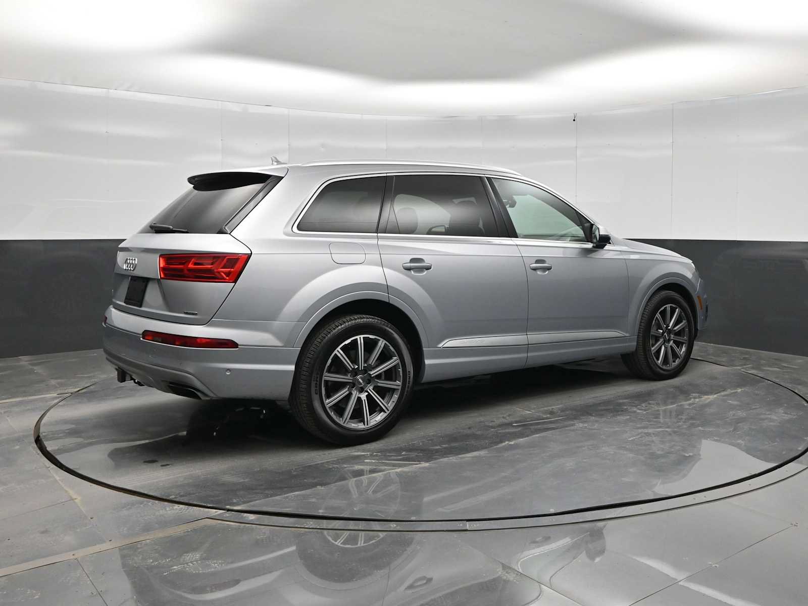 Used 2019 Audi Q7 3.0T Premium Plus w/ Premium Plus Package AWD/4WD image 8