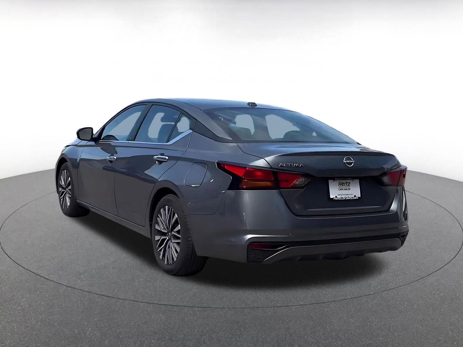 Used 2025 Nissan Altima 2.5 SV FWD image 11