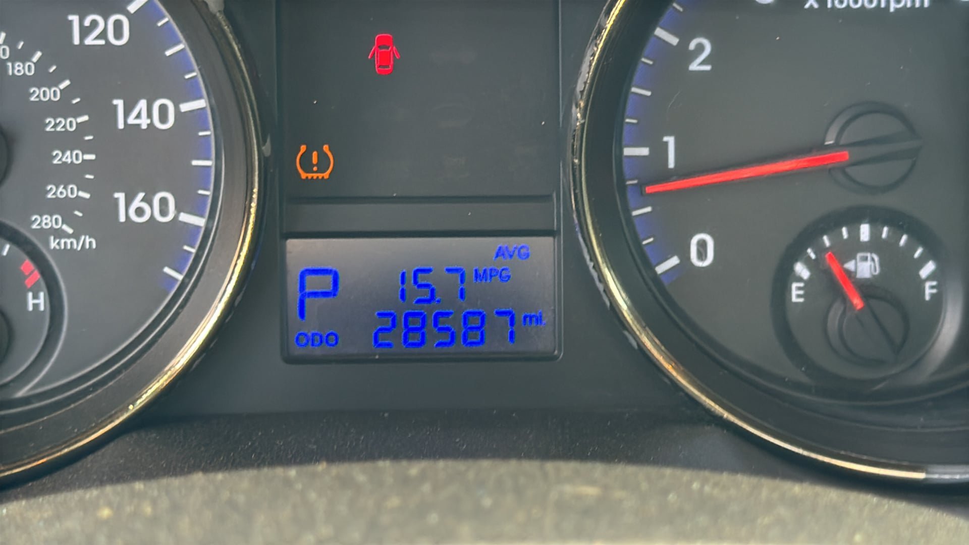 Used 2011 Hyundai Genesis 3.8 RWD image 28