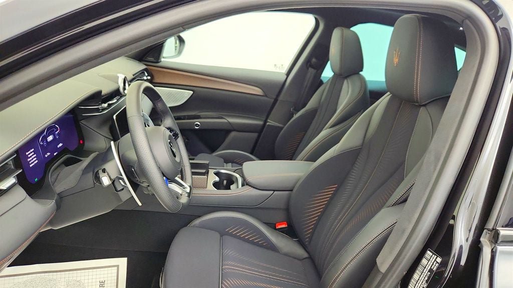 Used 2025 Maserati Grecale Folgore AWD/4WD image 21