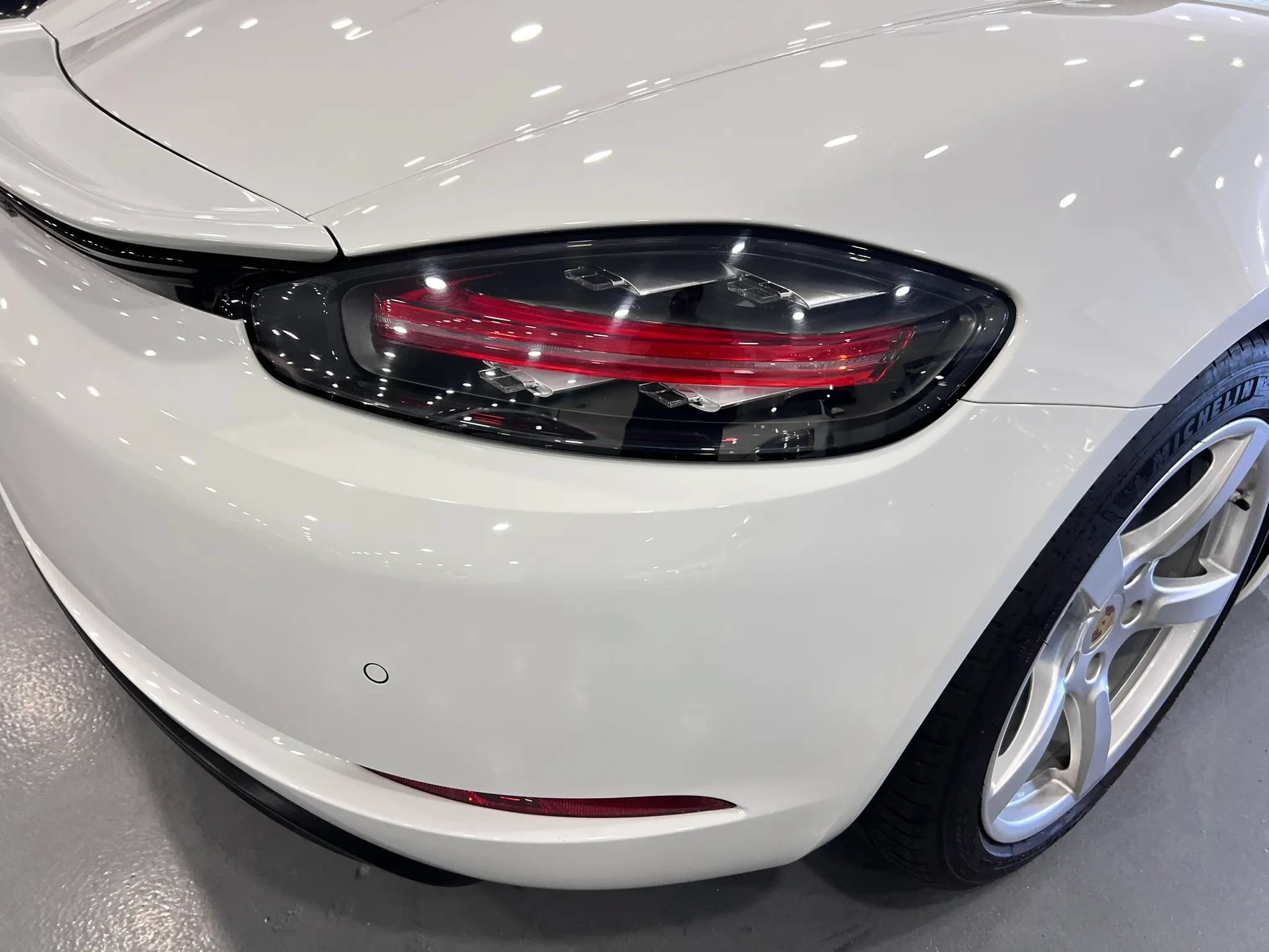 Used 2018 Porsche 718 Boxster RWD image 10
