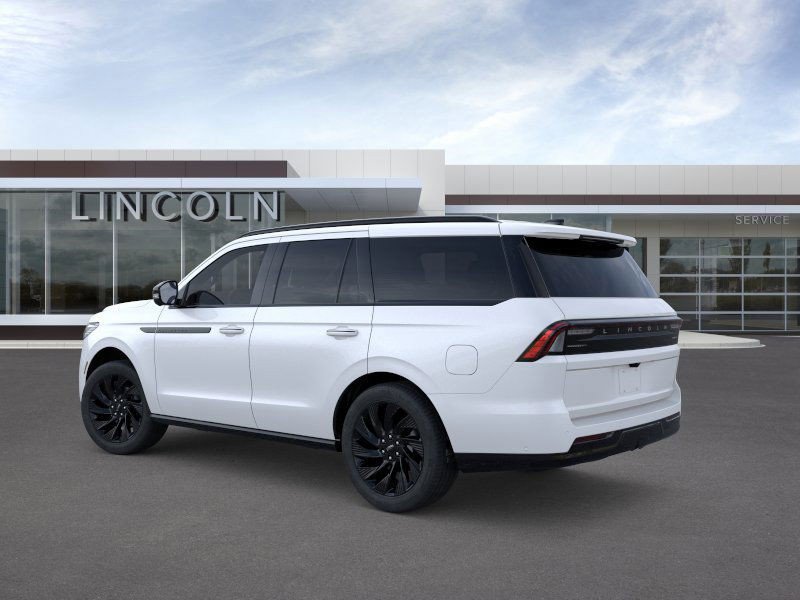 New 2026 Lincoln Navigator Reserve w/ Jet Appearance Package AWD/4WD image 4