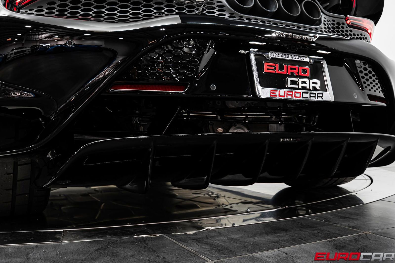 Used 2022 McLaren 765LT RWD image 25