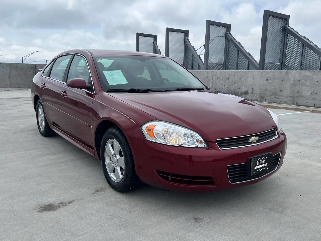 Used 2009 Chevrolet Impala LT FWD image 3