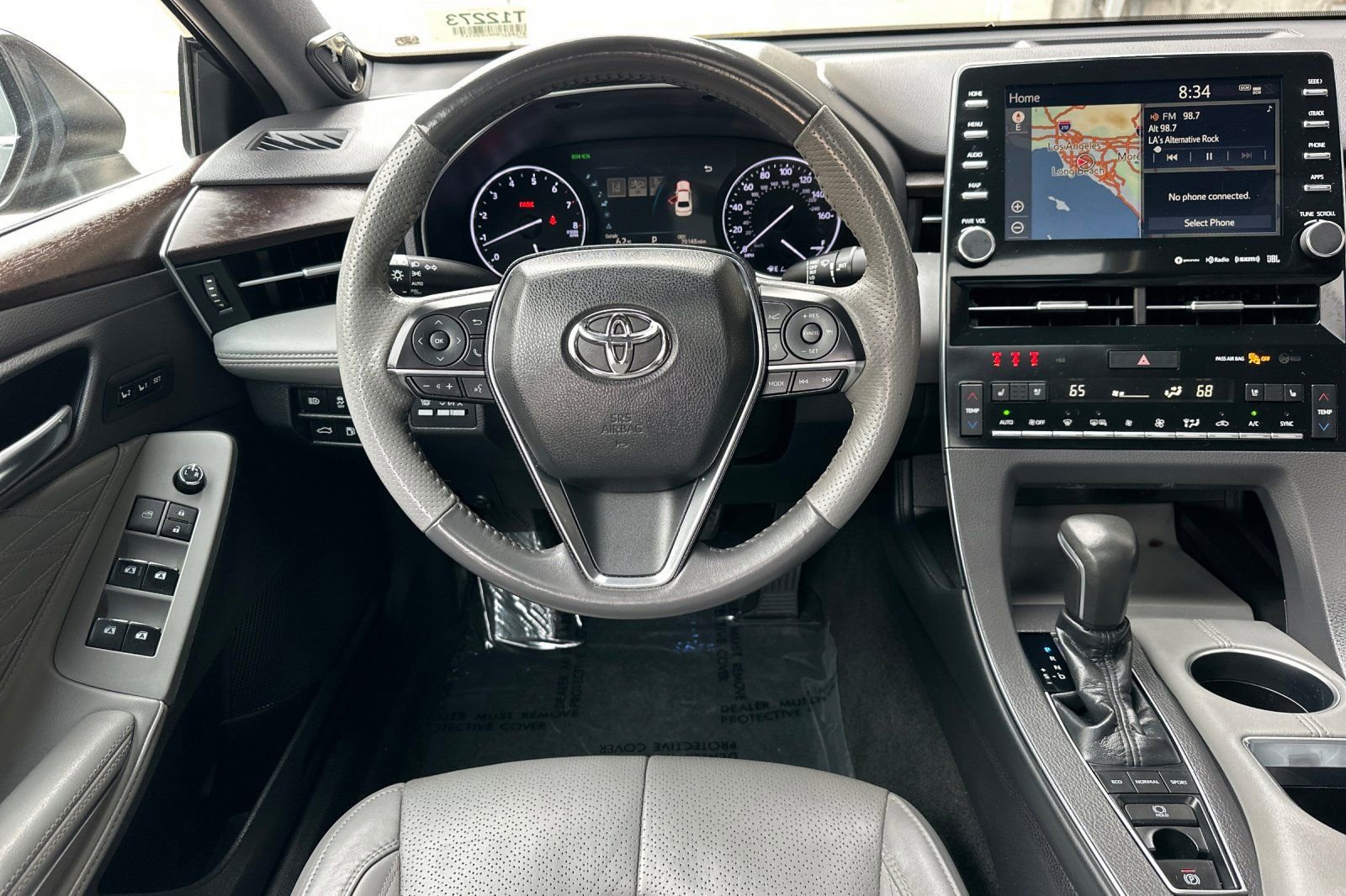 Used 2019 Toyota Avalon Limited image 17