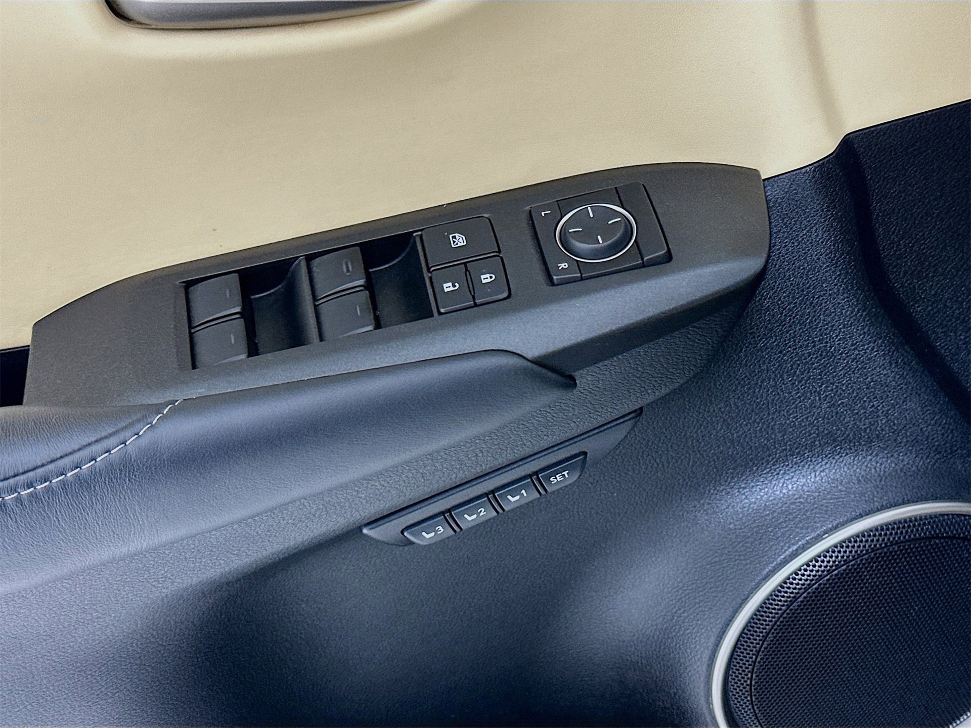 Used 2017 Lexus NX 200t FWD image 19