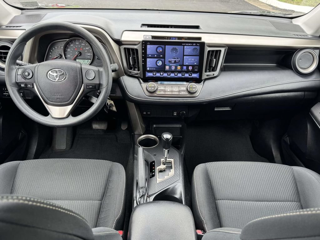Used 2014 Toyota RAV4 XLE AWD/4WD image 2