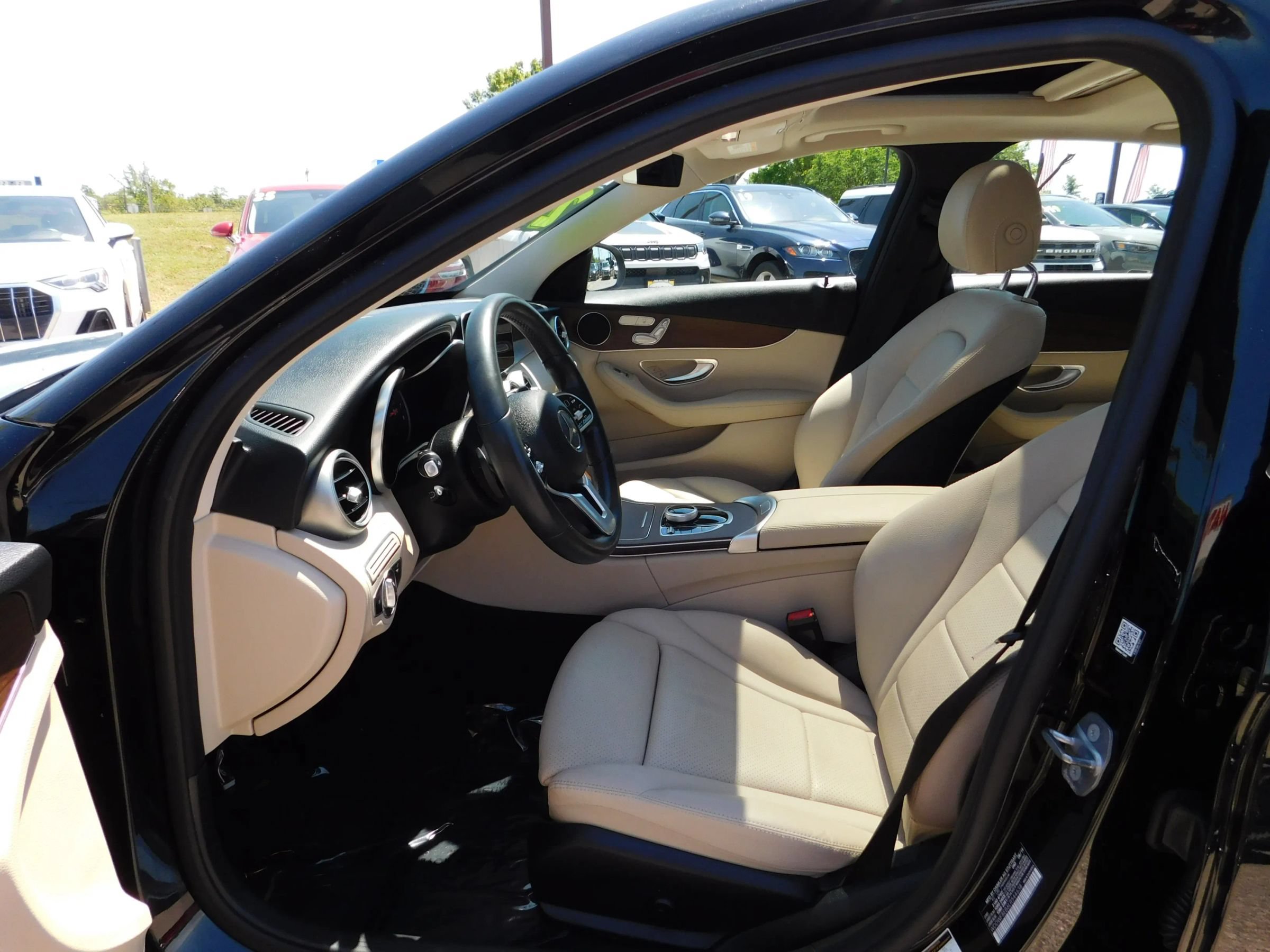 Used 2020 Mercedes-Benz C 300 4MATIC Sedan image 18