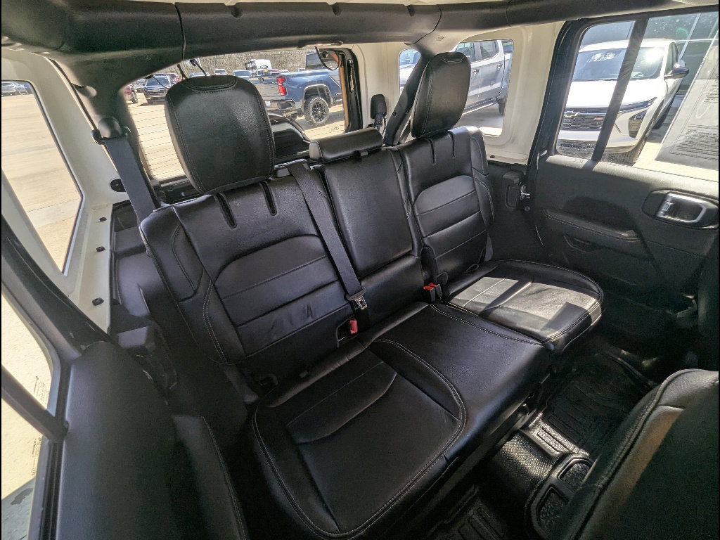 Used 2022 Jeep Wrangler Unlimited Sahara image 24