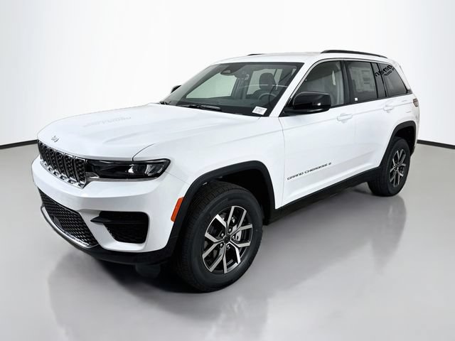 New 2027 Jeep Grand Cherokee Laredo AWD/4WD image 3