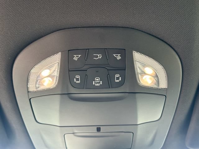 Used 2025 Chrysler Pacifica Select FWD image 19