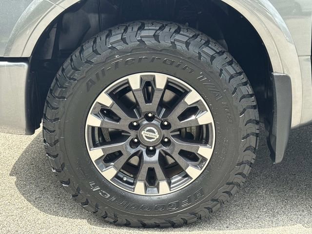 Used 2017 Nissan Titan PRO-4X w/ Pro-4x Convenience Package AWD/4WD image 10