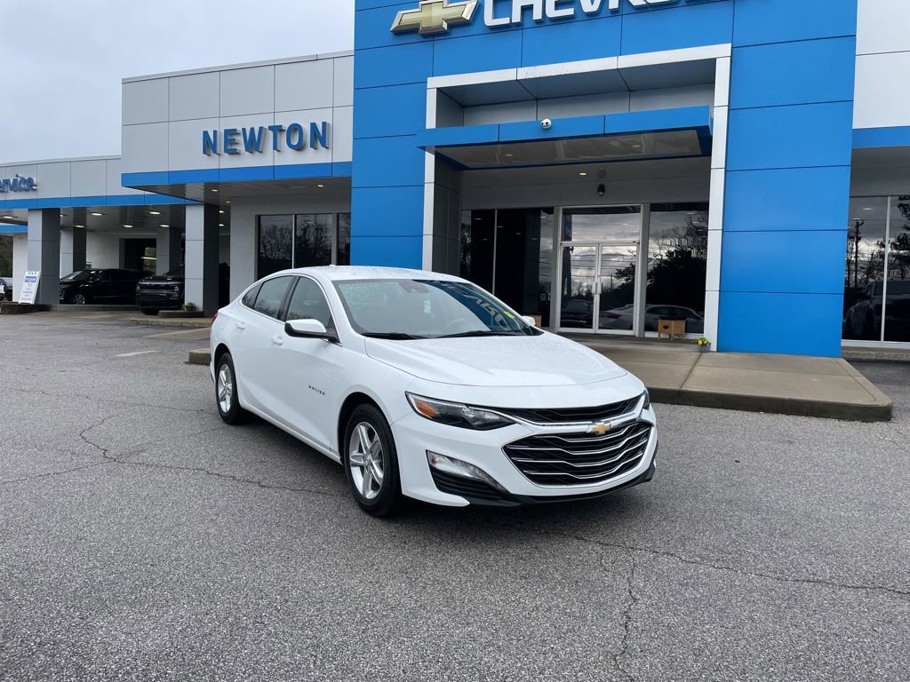 Used 2024 Chevrolet Malibu LT image 2