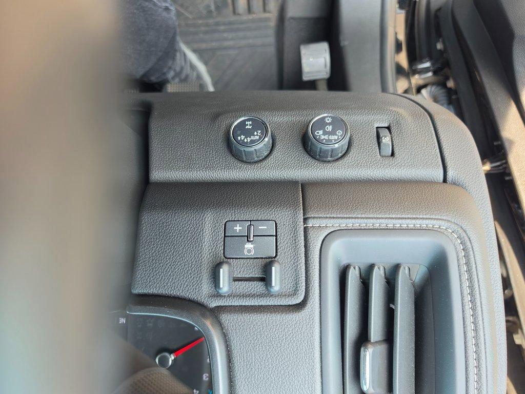 Used 2021 GMC Canyon Denali image 32