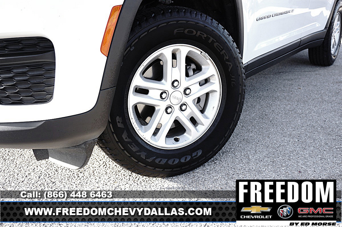 Used 2024 Jeep Grand Cherokee Laredo image 42