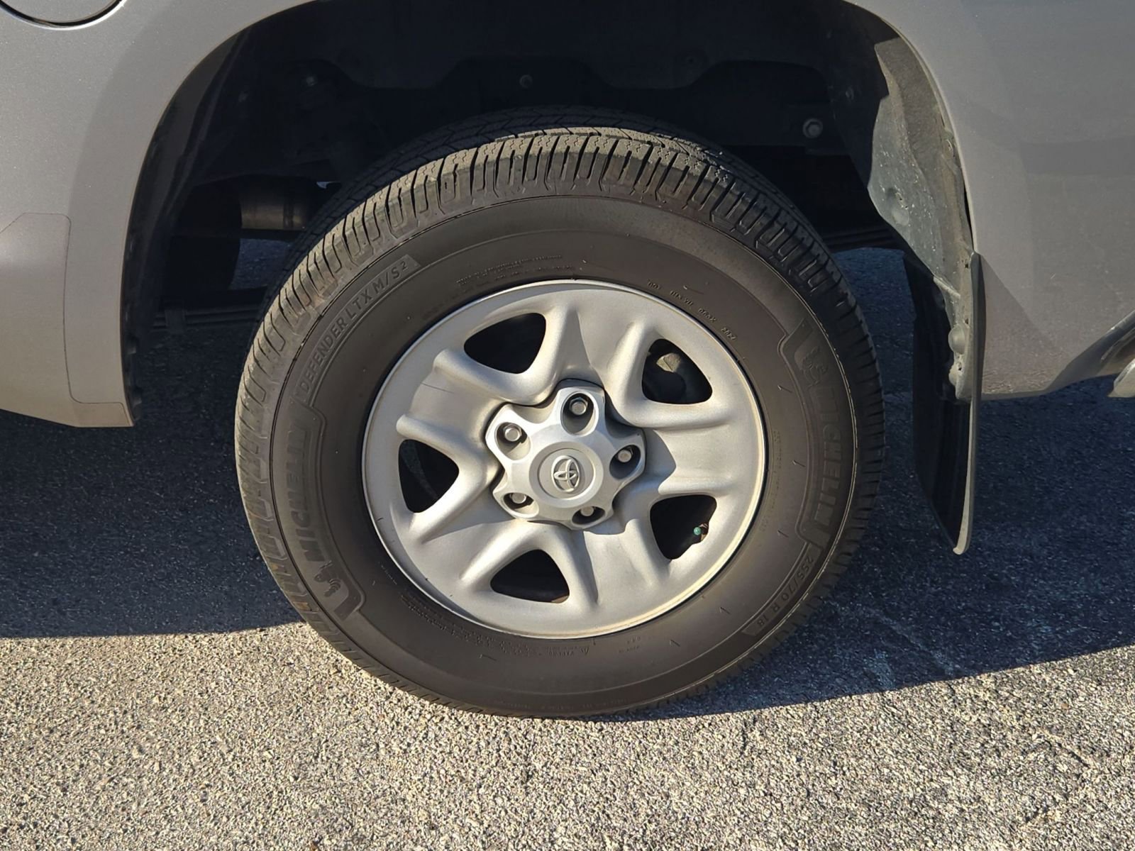 Used 2015 Toyota Tundra SR5 w/ SR5 Upgrade Package image 5