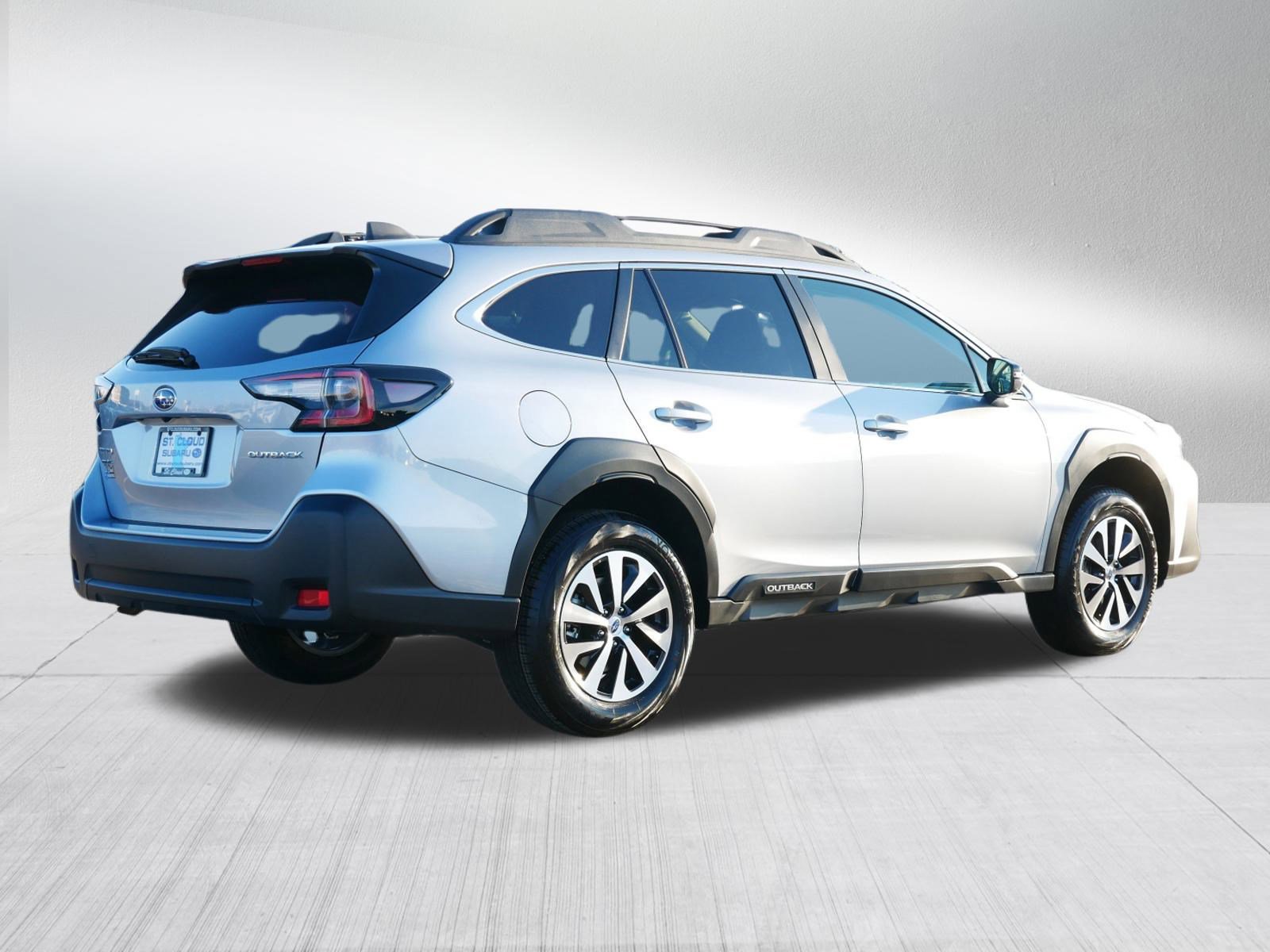 Certified 2025 Subaru Outback Premium image 7