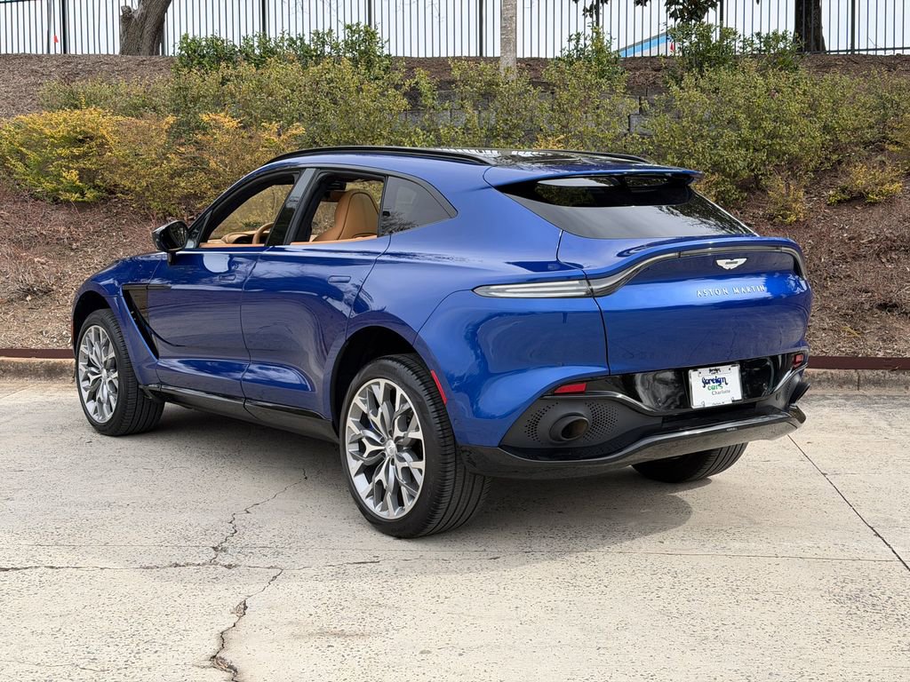Used 2021 Aston Martin DBX image 2