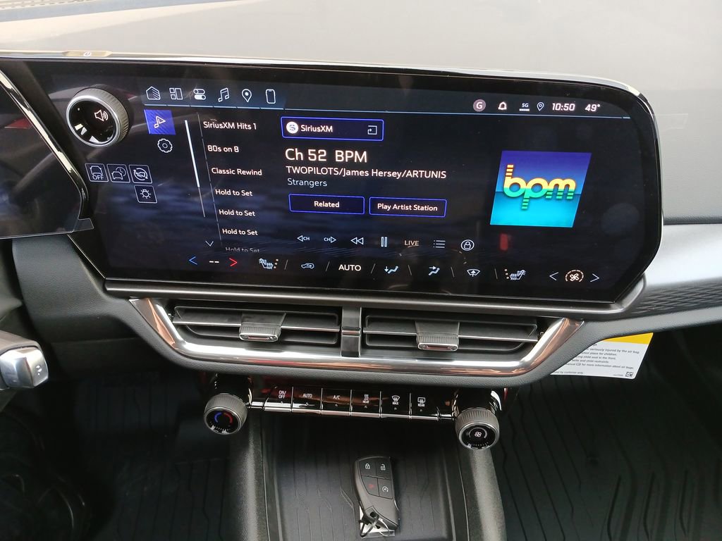 New 2026 Chevrolet Equinox EV LT image 13