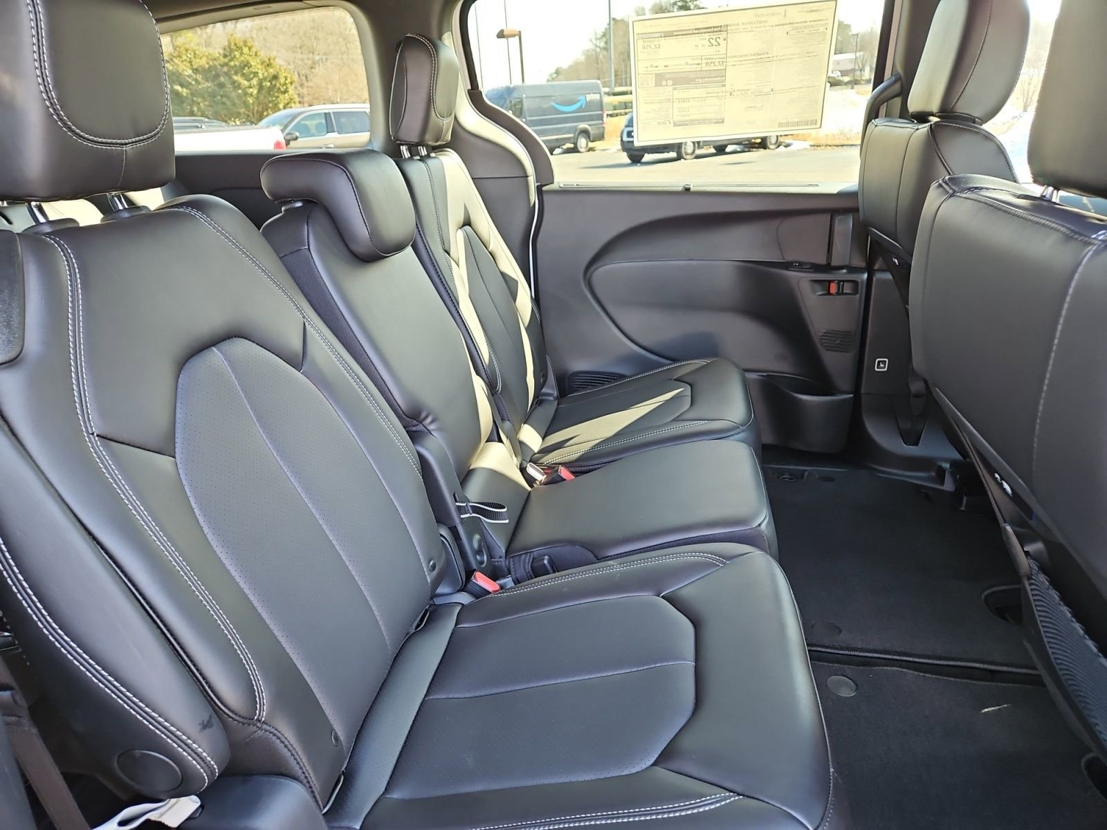 New 2026 Chrysler Pacifica Select w/ S Appearance Package image 17