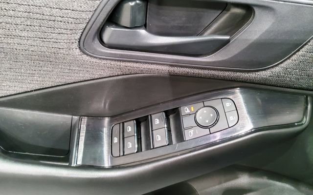 Used 2023 Nissan Rogue S image 19