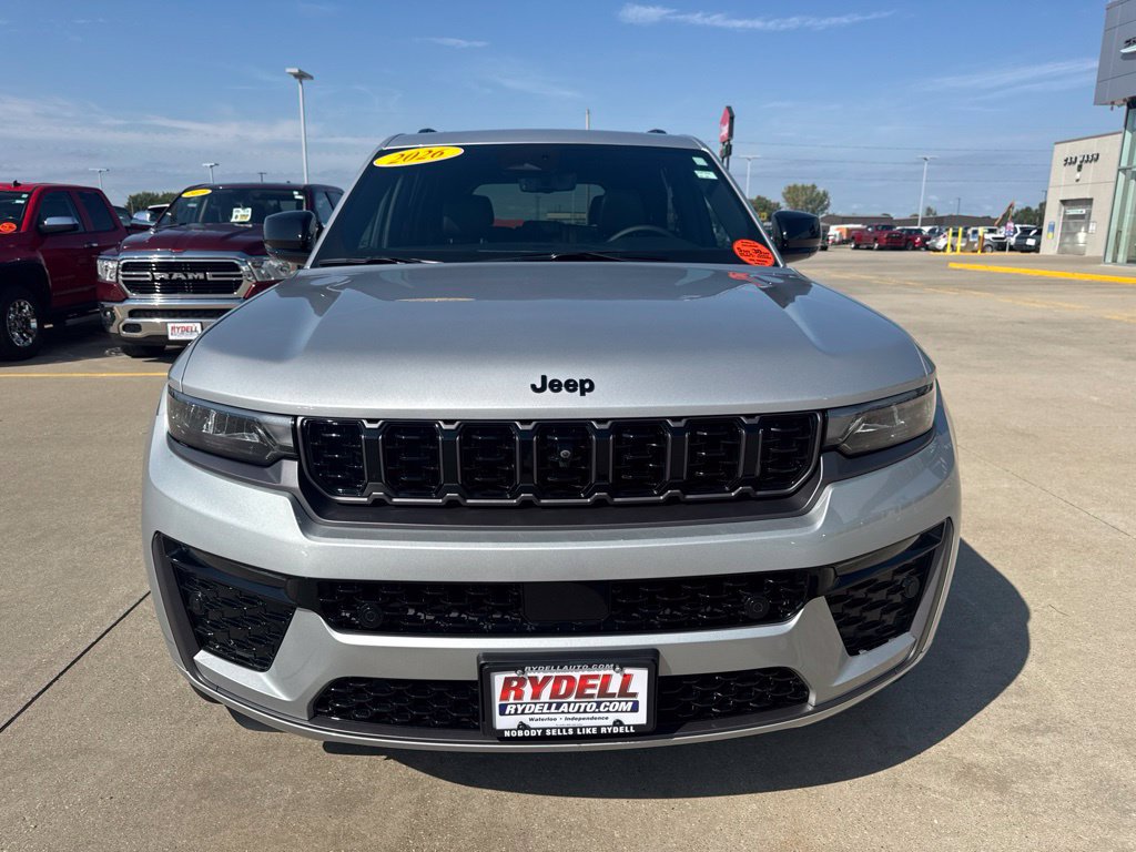 Used 2026 Jeep Grand Cherokee Limited AWD/4WD image 29