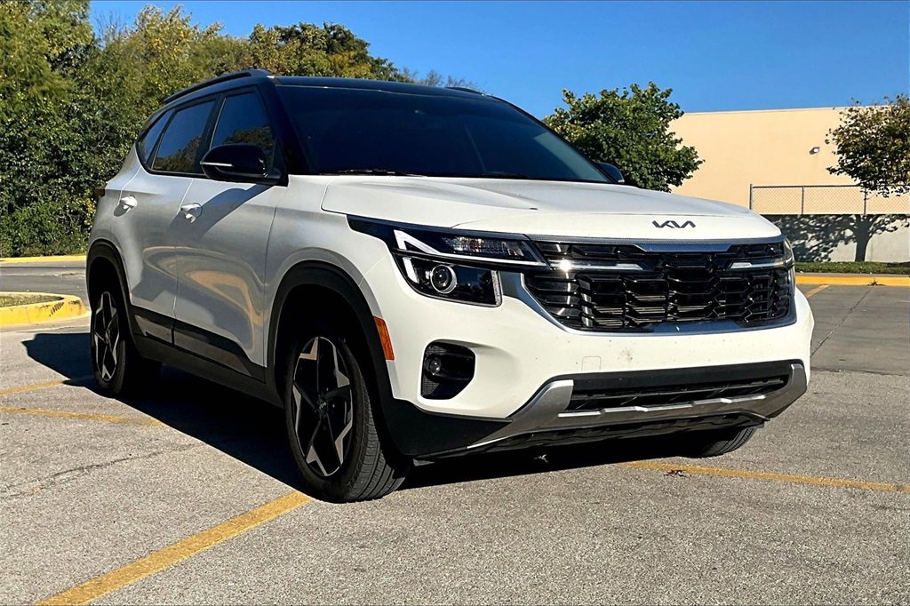 Used 2025 Kia Seltos S image 3