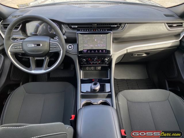 Certified 2025 Jeep Grand Cherokee Laredo X w/ Luxury Tech Group I image 9