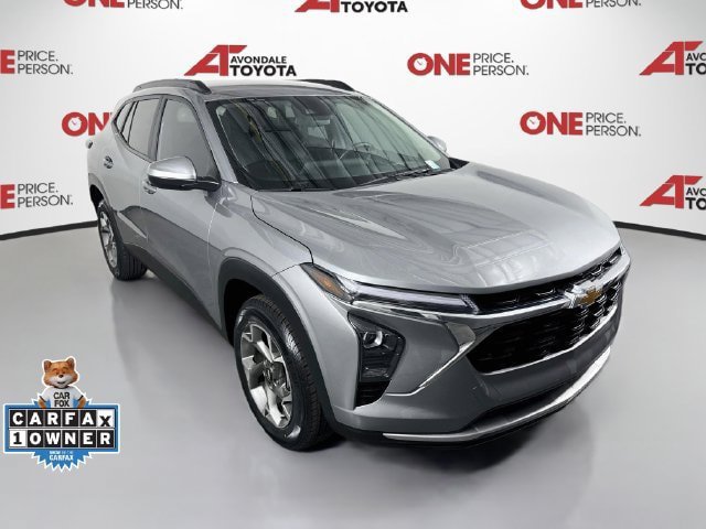 Used 2025 Chevrolet Trax LT w/ LT Convenience Package FWD image 1