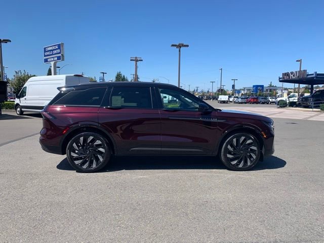 New 2025 Lincoln Nautilus Reserve image 8