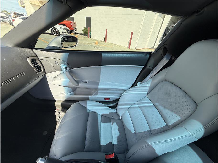 Used 2005 Chevrolet Corvette Coupe w/ Preferred Equipment Group image 23
