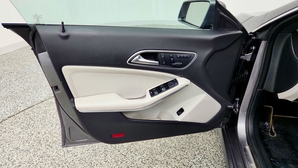 Used 2016 Mercedes-Benz CLA 250 image 10