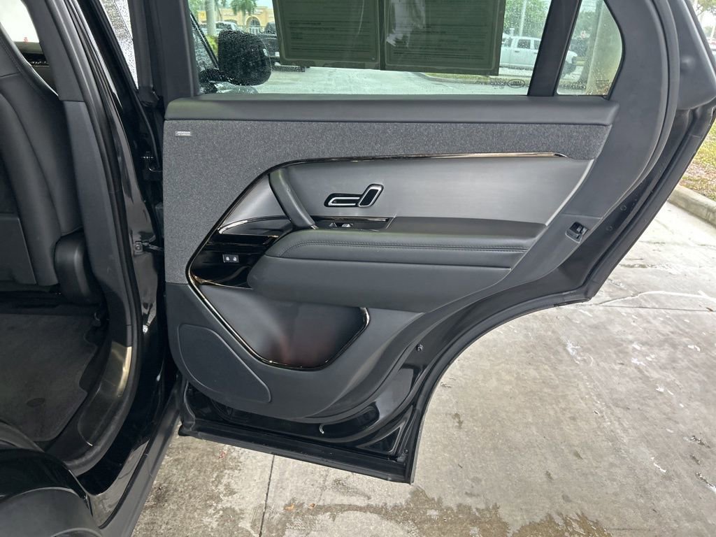 Used 2024 Land Rover Range Rover Sport Dynamic SE image 34